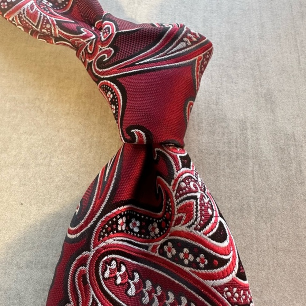 Synergy XL Red Paisley Tie - Stain Resistant